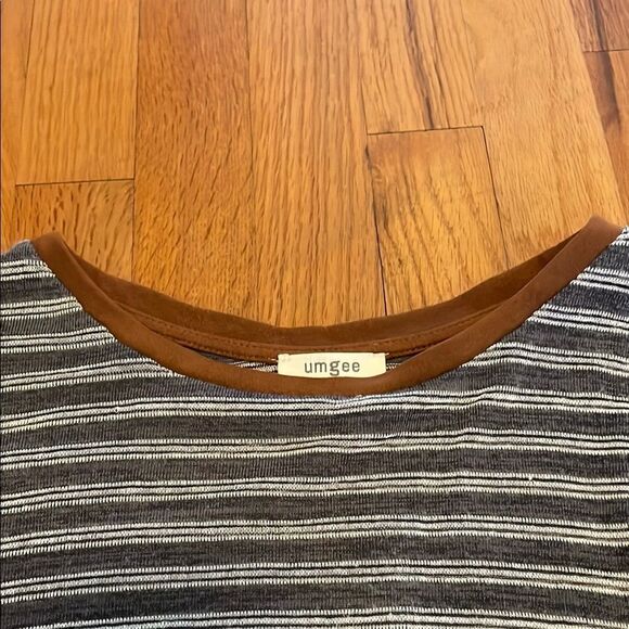 Umgee Striped Large Long Sleeve Top - Blue and White - Picture 4 of 6